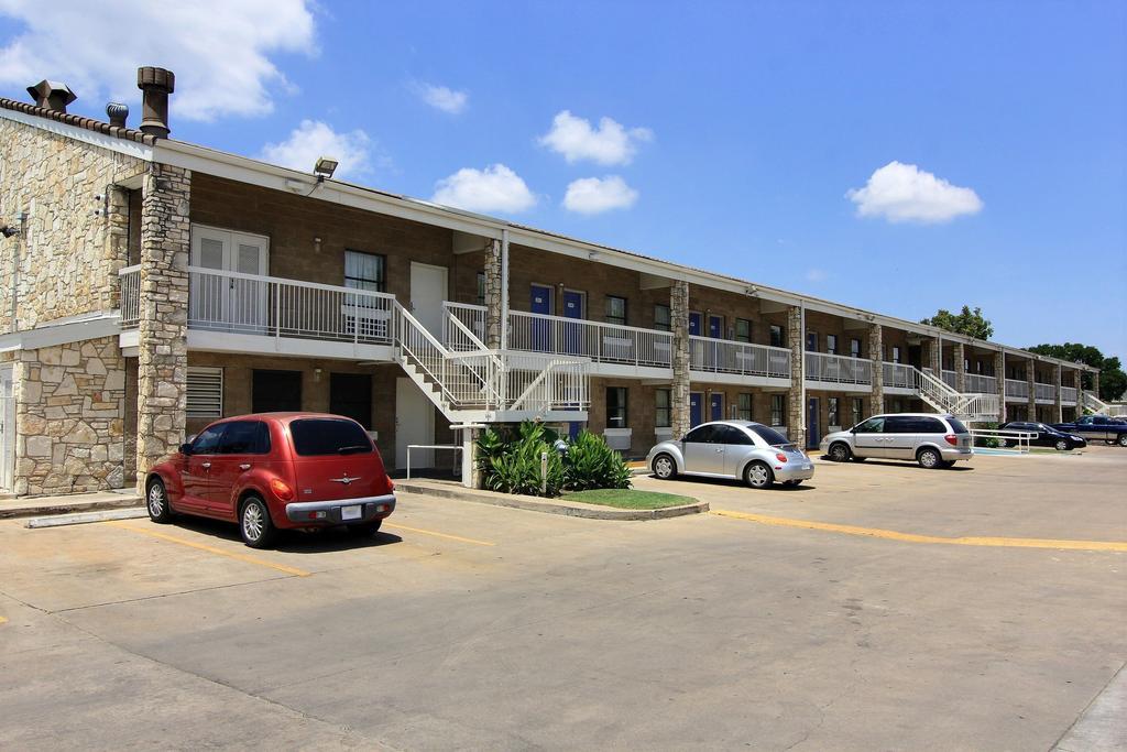 Motel 6 Austin, Tx - Central Downtown Ut Exterior foto